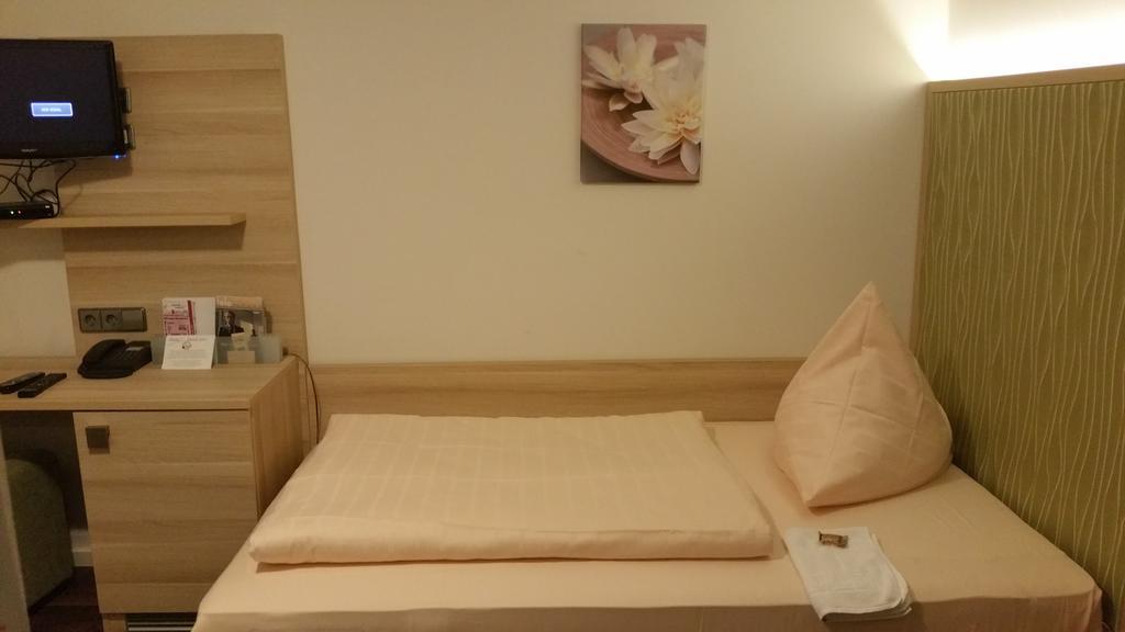 Hotel-Restaurant Froehlich Kaiserslautern Luaran gambar