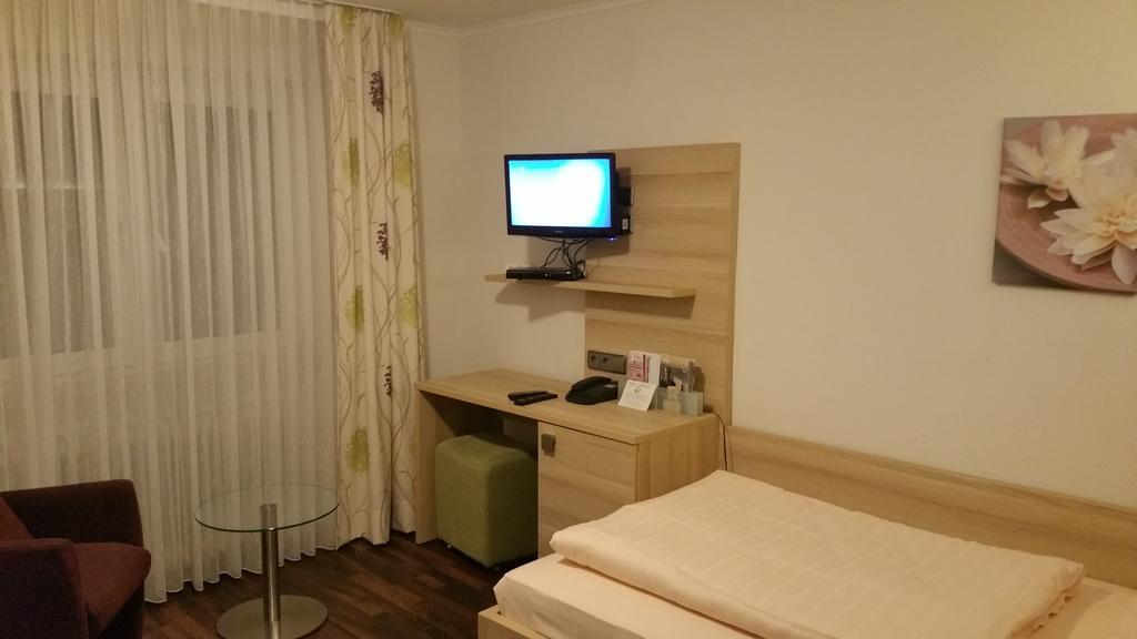 Hotel-Restaurant Froehlich Kaiserslautern Luaran gambar