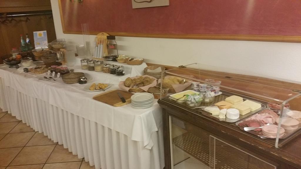 Hotel-Restaurant Froehlich Kaiserslautern Luaran gambar