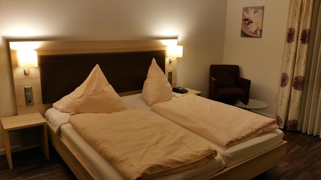 Hotel-Restaurant Froehlich Kaiserslautern Luaran gambar